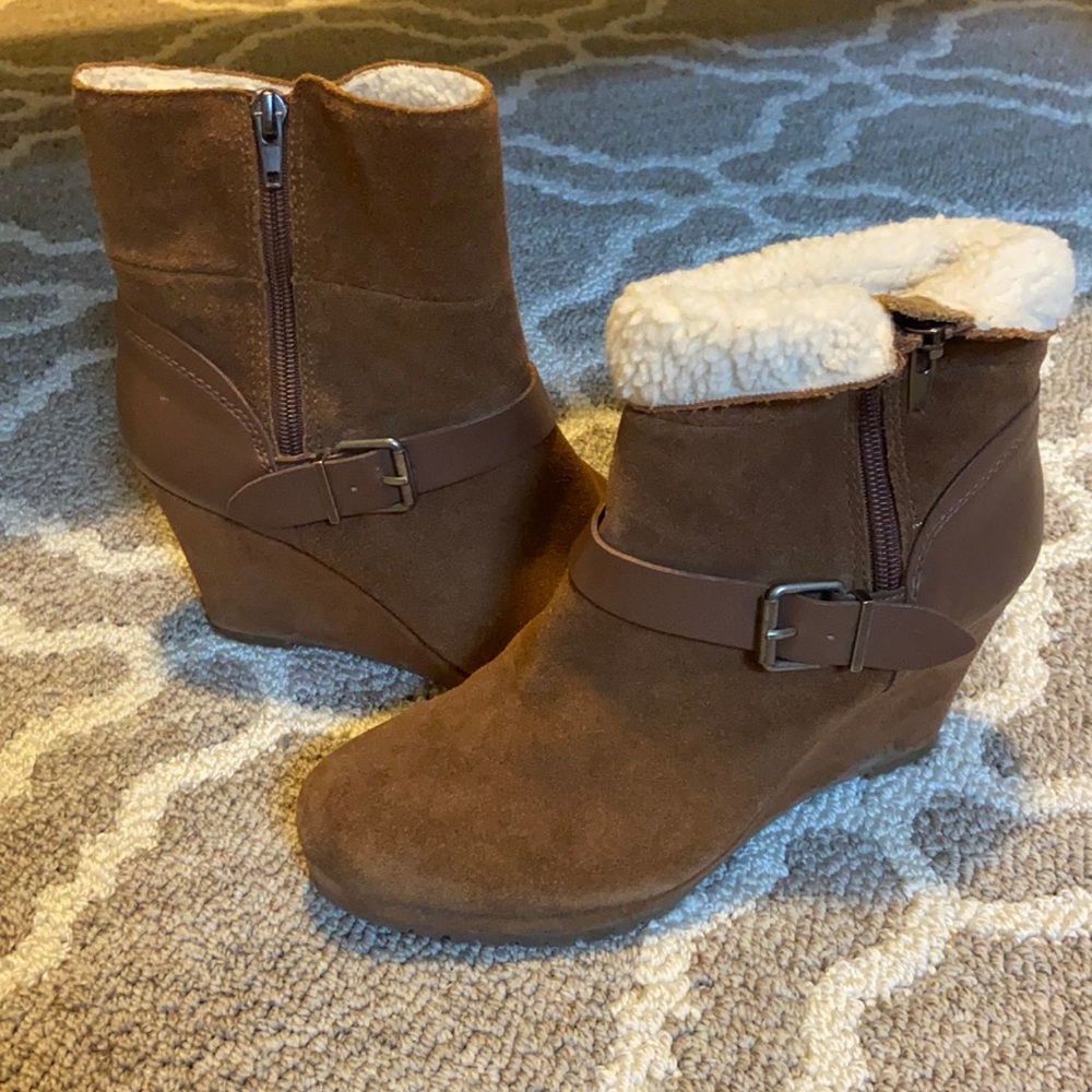 Women’s boots wedge size 8